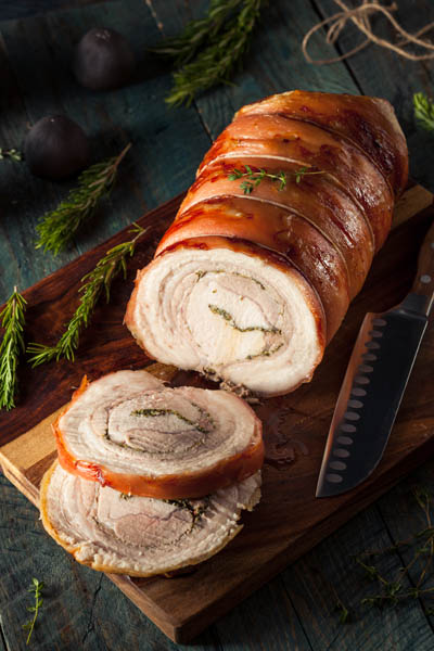 Schweinerollbraten gefüllt mit Kräutern