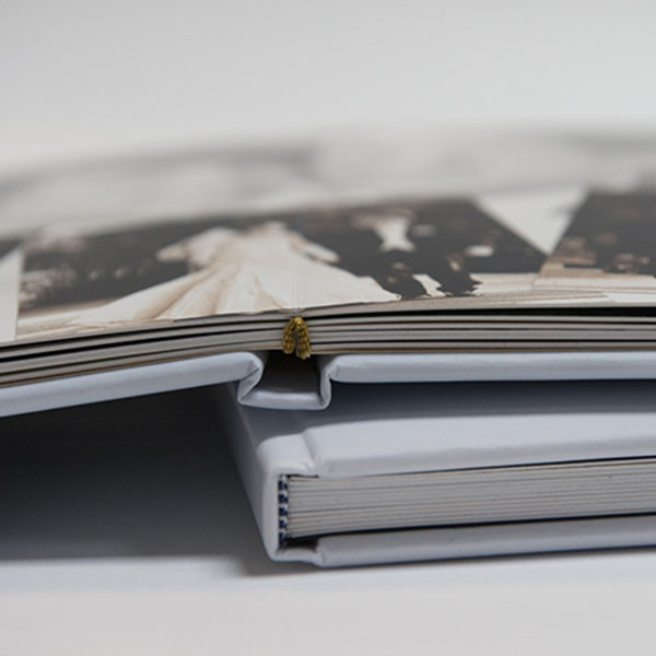 Exklusives Fine Art Fotobuch für Hochzeit mit luxuriösem Design – das Fino Fotobuch Classic für stilvolle Erinnerungen.