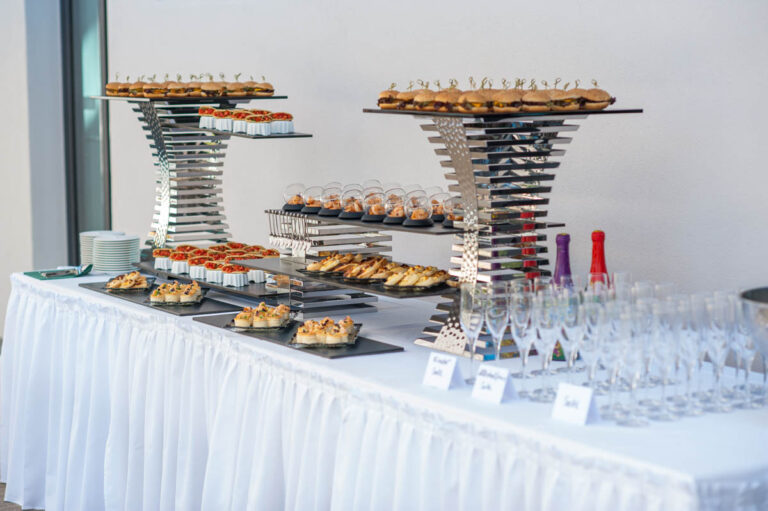 Eventcatering Bellmann bietet Buffetservice für große Feste