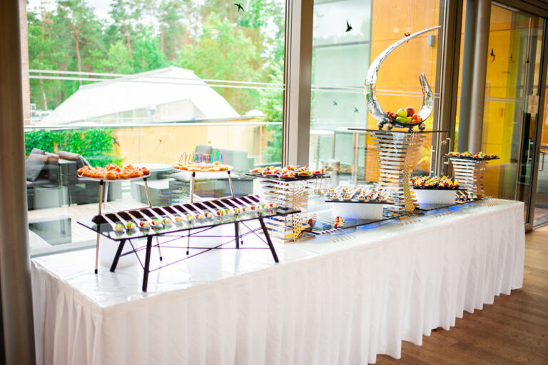 Partyservice Bellmann kreiert festliche Hochzeitsbuffets mit Liebe zum Detail