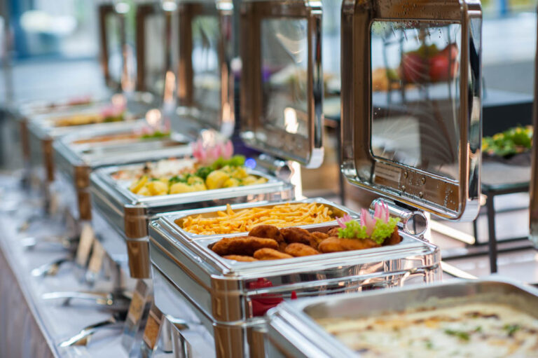 Eventcatering Bellmann bietet Buffetservice für große Feste